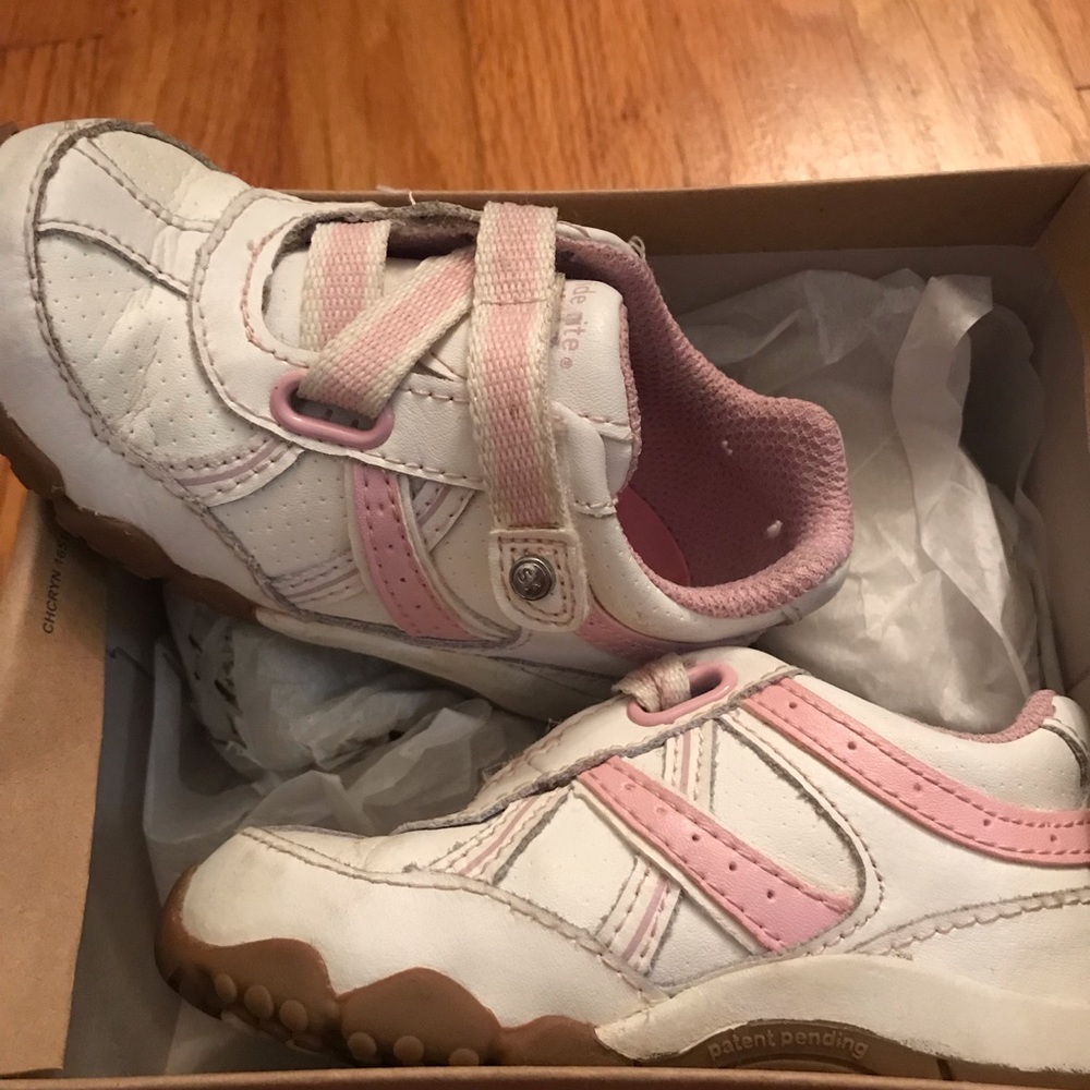 5.5 W toddler shoes
